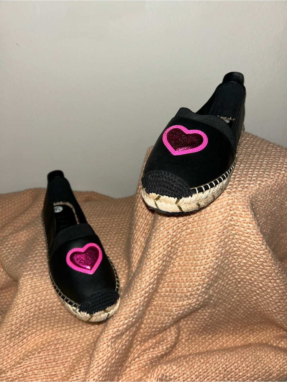 NEW Karl Lagerfeld Paris Manika Heart Appliqué Espadrille Sz 8.5 - Picture 6 of 12
